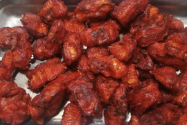 Desde lonches y tortas hasta tacos, las colitas se ofrecen en decenas de puestos y restaurantes.