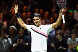 Federer celebra su número 1 con pase a final en Róterdam