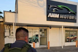 Clientes denuncian pérdida de enganches de hasta 17 mil pesos en agencia señalada en redes sociales; contratos impiden reembolsos si no se cancela en los primeros cinco días.