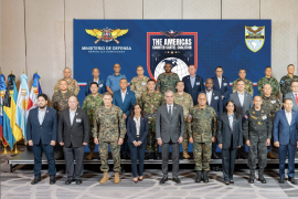Estados Unidos defiende la campaña militar contra los cárteles en una reunión de líderes en el Caribe