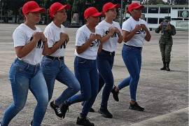 Desde el año 2000, las mujeres pueden participar de manera opcional en el Servicio Militar Nacional.