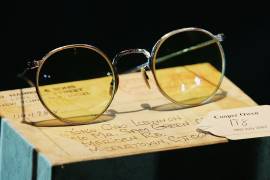 Icónicas gafas de John Lennon se venden en casi 200 mil dólares en Londres