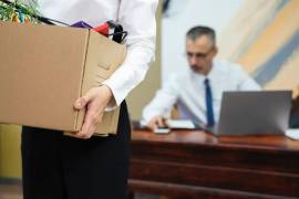 Los recortes de personal son una medida utilizada por empresas para reducir costos laborales.