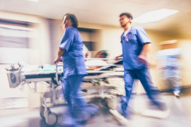 La víctima tuvo que ser sometida a una intervención quirúrgica para atender la herida.