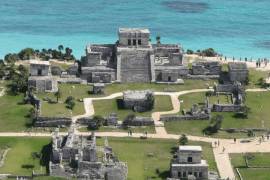 Los secretos de Tulum: Arqueólogos mexicanos se adentran en una cueva del antiguo puerto maya