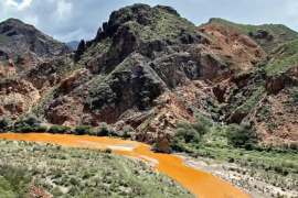 Río Sonora contaminado tras el desastre de Grupo México en el 2014