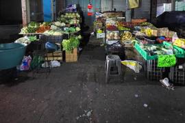 Un establecimiento comercial de frutas y verduras fue cateado por elementos de la FGE; encontraron sustancia con características al cristal oculta en pañales.