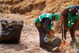Personal de Parques y Jardines trabajó en retiro de maleza y cuidado de áreas verdes.