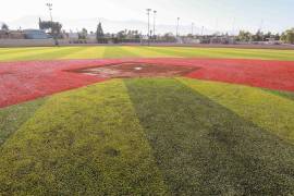 El pasto sintético del campo de beisbol de la Unidad Central de la UAdeC, fue sustituido en su totalidad; la remodelación tuvo un costo de 10.3 millones de pesos.