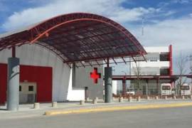 En la Cruz Roja comentaron que la joven padecía una posible neumonía, por lo que le pusieron oxígeno y suero para realizar el traslado al hospital Muguerza.