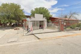 La maestra Fabiola Alicia Navarrete denunció ante el sindicato y autoridades educativas presuntos actos de hostigamiento por parte del director de la Primaria “Independencia”, tras meses de tensión en el plantel.