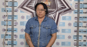 Elementos del Mando Coordinado detuvieron a la mujer en la colonia Benito Juárez tras localizarle varias dosis de presunta cocaína.
