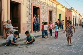 Los juegos tradicionales marcaron la infancia de generaciones de saltillenses y convirtieron calles, banquetas y plazas en espacios de convivencia, aprendizaje y construcción de comunidad.