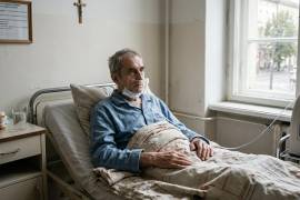 Autoridades exhortan a acudir a los Centros de Salud ante síntomas como sudoración nocturna y problemas respiratorios.