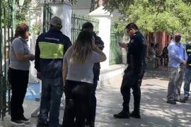 Como parte de las diligencias iniciales, el guardia involucrado fue resguardado de manera preventiva mientras las autoridades analizaban la información relacionada con el caso.