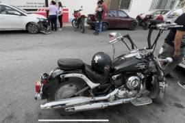 El conductor de la motocicleta fue hospitalzado.