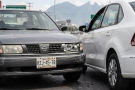 Autoridades de Guadalupe, Nuevo León dieron un golpe a una banda de montachoques cuando detuvieron a dos de sus integrantes en posesión de droga.