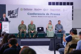 El secretario de Seguridad y Protección Ciudadana, Omar García Harfuch, afirmó que el Gobierno de México “no se va a retirar” y seguirá trabajando diariamente por la seguridad de las familias sinaloenses.