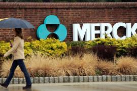 Imagen del logotipo de la compañía Merck &amp; Co. en su sede de Rahway, Nueva Jersey. EFE/Justin Lane