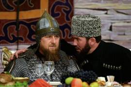 El presidente de Chechenia celebró la victoria electoral vestido con una armadura medieval