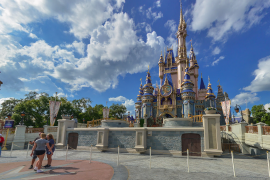 Autoridades forenses de Estados Unidos confirmaron este 27 de octubre que dos personas con antecedentes de enfermedades mentales se quitaron la vida en hechos separados dentro del complejo Disney World en Orlando, Florida