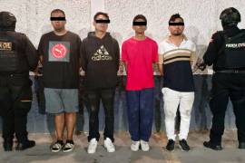 Policías de Fuerza Civil detuvieron a cuatro hombres con armas largas, cargadores y droga en la colonia Unión de Guadalupe tras un operativo