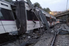 Deslave provoca que un tren descarrile cerca de Barcelona; hay 1 muerto