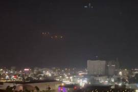 Las extrañas luces fueron captadas en video en las ciudades de Rosarito, Tijuana, San Diego, Mérida y Medellín.