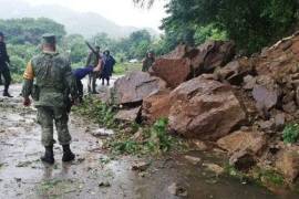 Un muerto, deslaves e inundaciones deja la tormenta Narda a su paso por Oaxaca, Guerrero y Michoacán