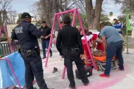 Autoridades locales evalúan la seguridad de los juegos infantiles tras varios incidentes similares, buscando evitar que niños sigan quedando atrapados.