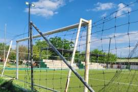 Las instalaciones en los campos deportivos de las colonias, los mismos jóvenes son las que las destruyen.