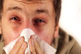 Los síntomas de la infección con H3N2 son similares a los de los virus de influenza estacional y pueden incluir fiebre y síntomas respiratorios