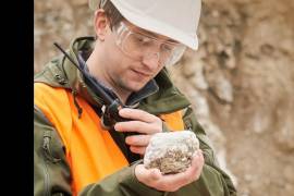 Los visitantes del museo pueden conocer los secretos de la minería y explorar los procesos de refinación de metales.