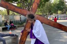 Sin multitudes por primera vez en décadas, el vía crucis en Iztapalapa