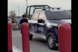 El operativo de seguridad generó expectación entre clientes y transeúntes de la zona.