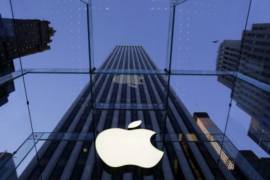 Con 2.48 billones de dólares de cotización, Apple continúa liderando el grupo de las firmas cotizadas más grandes a nivel global. AP