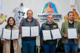 Autoridades municipales, del DIF Ramos Arizpe y de Icatec firmaron el convenio para ampliar la oferta de capacitación en el municipio.