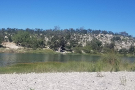 Visitantes del paraje intentaron auxiliar a la familia en la emergencia.