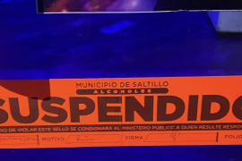 La Dirección de Alcoholes colocó el sello de suspensión en el bar Sayulita, derivado de la agresión con una botella ocurrida al interior.