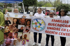 Más de 200 personas desaparecidas de la Región Centro serán recordadas durante los rosarios dedicados a la Virgen de Guadalupe en la iglesia de San Francisco de Asís.