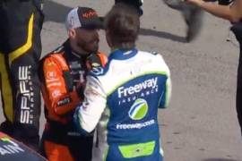 Daniel Suárez terminó 18 en la NASCAR Cup de Las Vegas, pero la imagen del día la dejó su bronca con Ross Chastain, su excompañero en Trackhouse Racing.