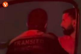 La Comisaría de Seguridad informó que el excandidato fue abordado preventivamente por presentar aliento alcohólico, pero fue liberado tras verificarse que su acompañante podía conducir.