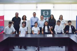 Seis jóvenes cursarán la prepa en INTEC Don Bosco gracias a las becas otorgadas por el Grupo Industrial Saltillo.