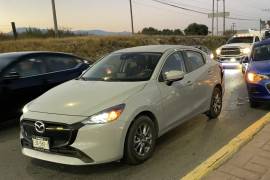 El accidente ocurrió a la altura del Aeropuerto Internacional Plan de Guadalupe, generando congestión en ambos sentidos.