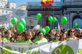 Alrededor de cinco mil personas, según la Delegación del Gobierno en Madrid, se manifestaron por las calles de Madrid para oponerse a lo que ellos llaman “la cultura de la muerte”