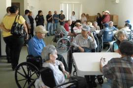 Desalojan asilo por brote de COVID-19 en Zaragoza, Coahuila