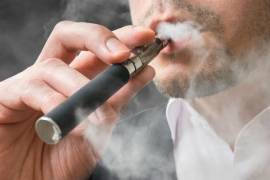 López-Gatell advirtió que estos productos de tabaco y nicotina “calentados” son tan dañinos, tóxicos y letales como los cigarrillos ordinarios.