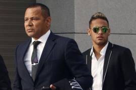Pide Fiscalía procesar a Neymar, a su padre y a Sandro Rosell, por fichaje