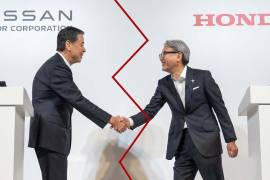 Nissan fabrica los autos eléctricos Leaf y los modelos de lujo Infiniti, mientras que Honda fabrica el sedán Accord, el compacto Civic y la miniván Odyssey.