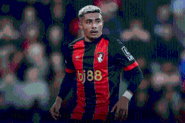 Julián Araujo sigue sin minutos en el inicio de temporada con el Bournemouth.